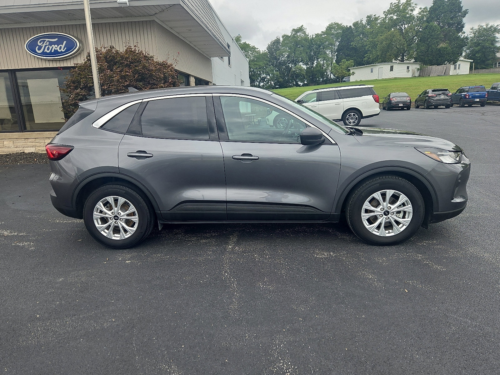 Certified 2023 Ford Escape Active w/ Cold Weather Package image 5