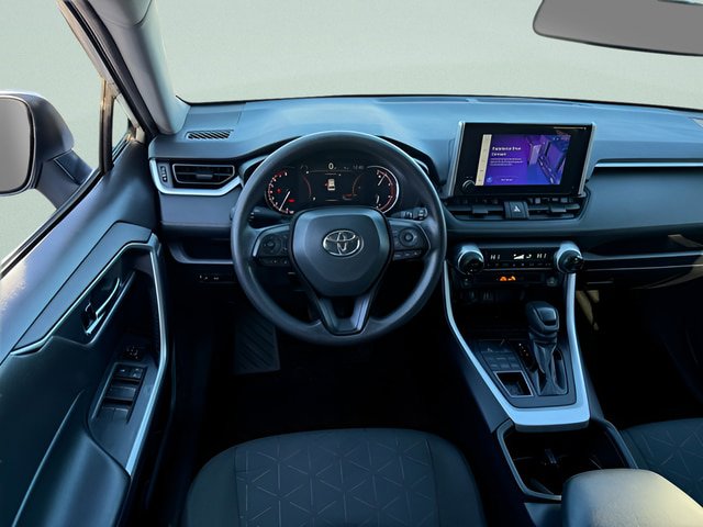 Used 2024 Toyota RAV4 XLE AWD/4WD image 7