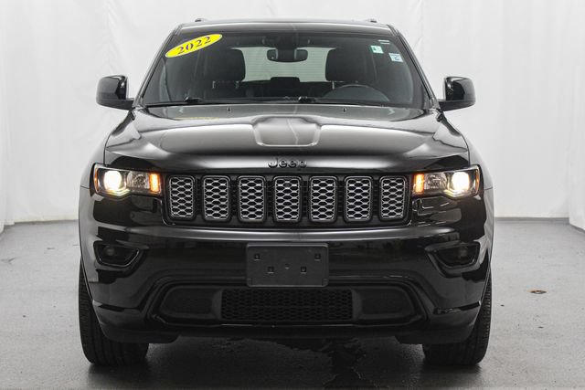 Used 2022 Jeep Grand Cherokee Laredo X AWD/4WD image 3