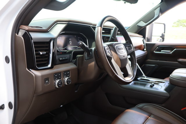 Used 2024 GMC Sierra 2500 Denali w/ Denali Reserve Package AWD/4WD image 18