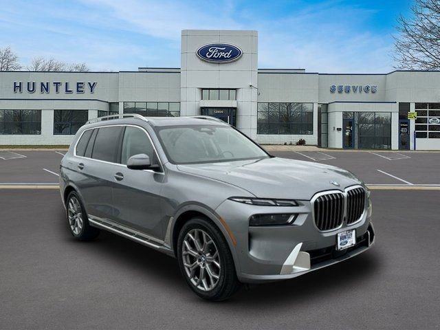 Used 2024 BMW X7 xDrive40i AWD/4WD image 3