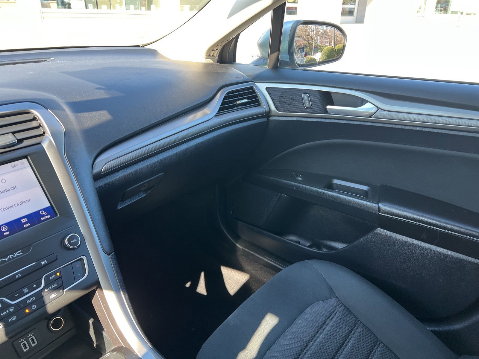 Certified 2020 Ford Fusion SE FWD image 28