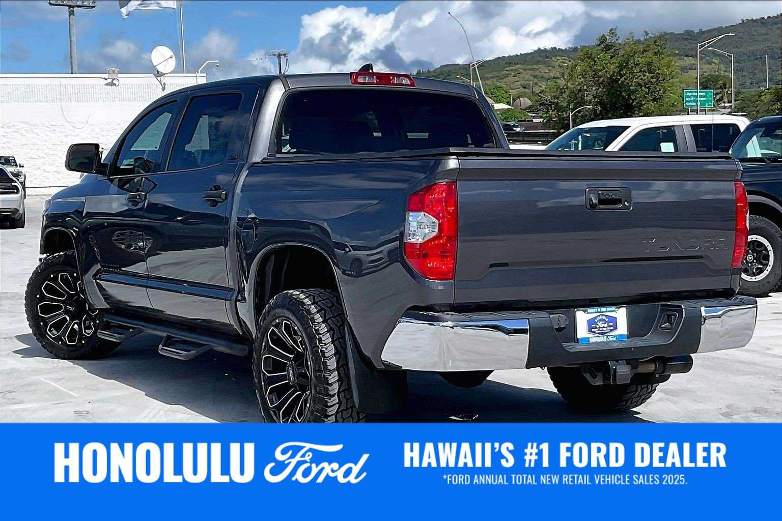 Used 2020 Toyota Tundra SR5 w/ SR5 Upgrade Package RWD image 4