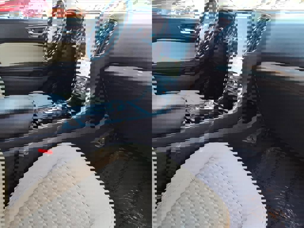 Certified 2024 Ford Edge SE image 10