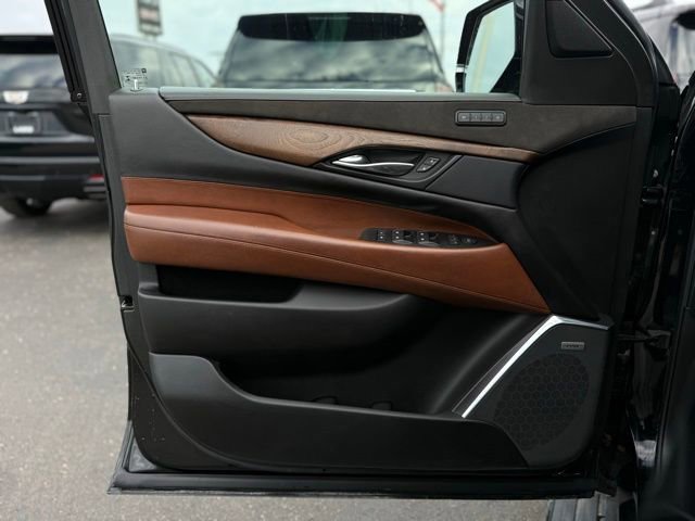 Used 2019 Cadillac Escalade Premium Luxury image 26
