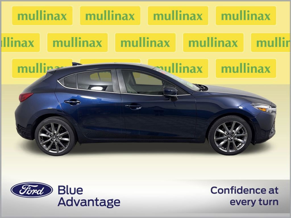 Used 2018 MAZDA MAZDA3 Grand Touring w/ Premium Equipment Package FWD image 6