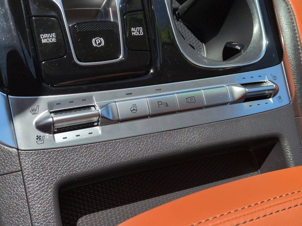 Used 2024 Kia Carnival SX Prestige FWD image 22