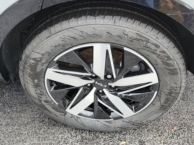 Used 2023 Kia Sorento EX w/ Panoramic Sunroof Package FWD image 8
