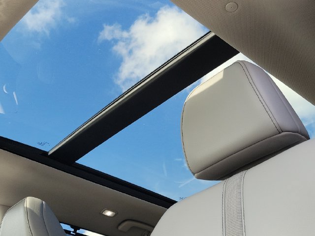 Used 2024 Honda Pilot Touring image 24
