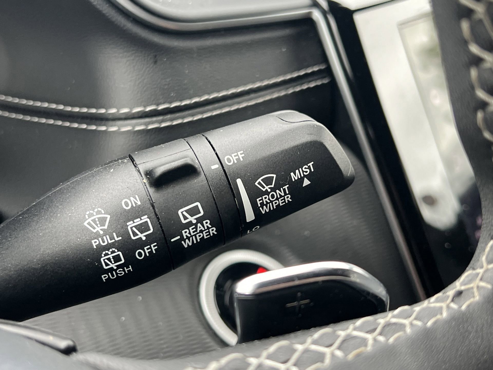 Used 2024 Jeep Grand Cherokee Altitude image 19