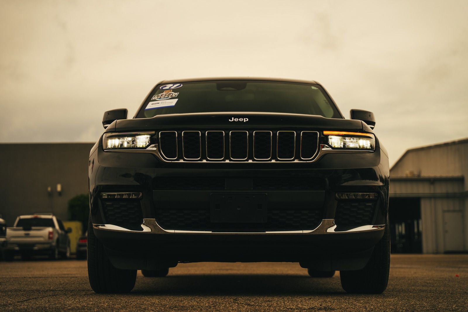 Used 2021 Jeep Grand Cherokee L Limited AWD/4WD image 3