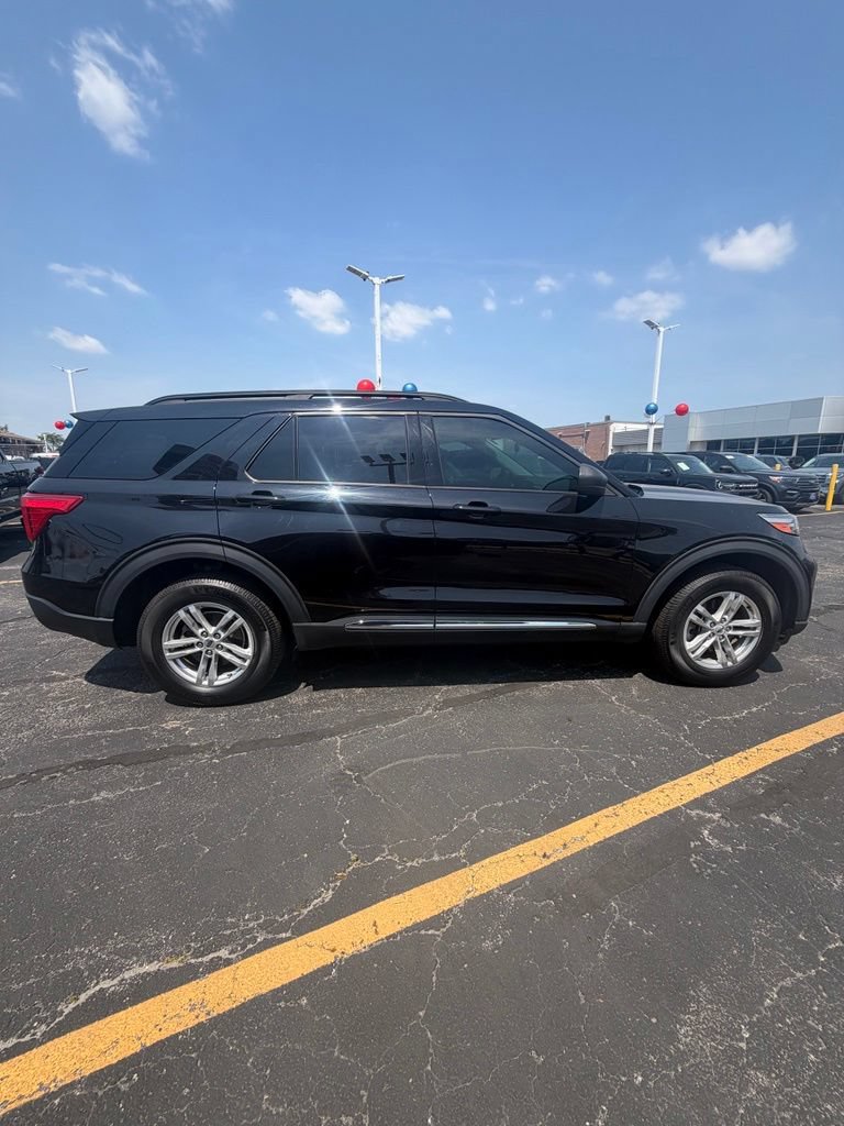 Certified 2022 Ford Explorer XLT w/ Class IV Trailer Tow Package AWD/4WD image 30