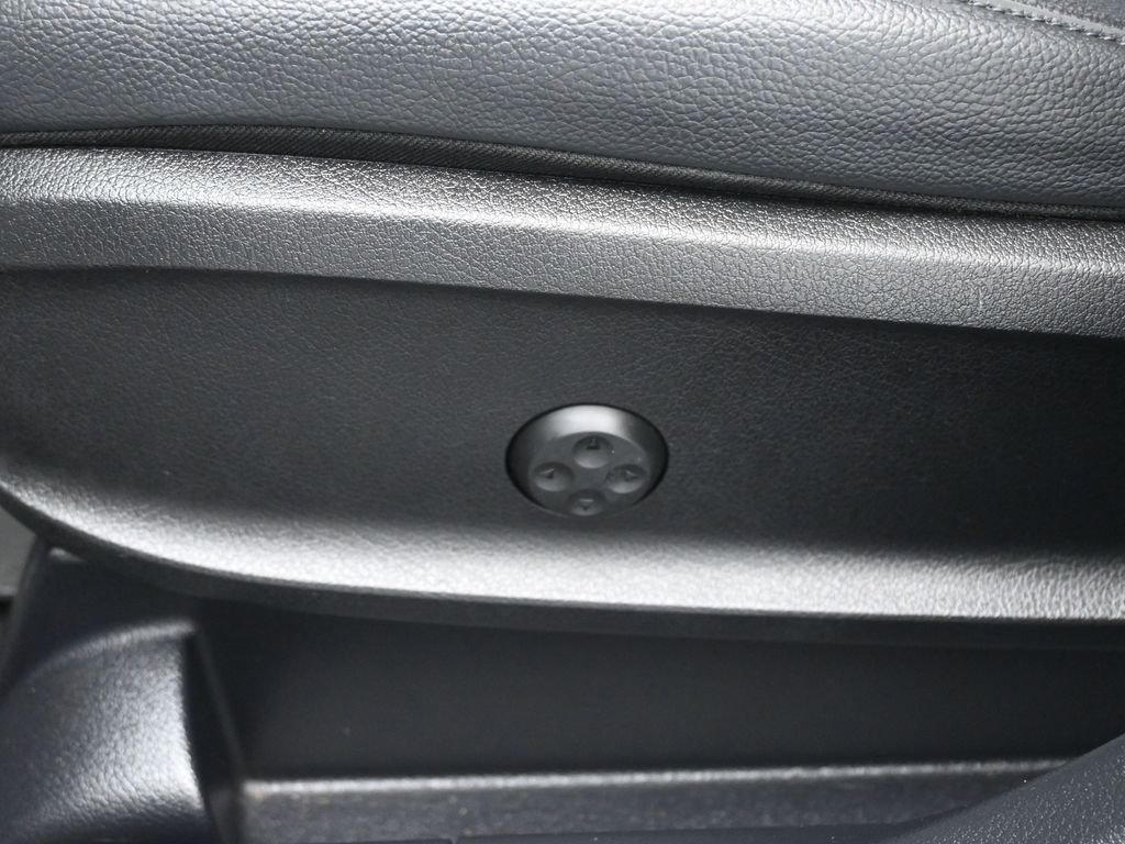 Used 2021 Mercedes-Benz GLB 250 image 10