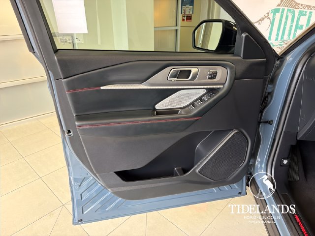Certified 2025 Ford Explorer ST AWD/4WD image 13