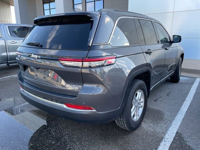 Used 2024 Jeep Grand Cherokee Laredo image 7