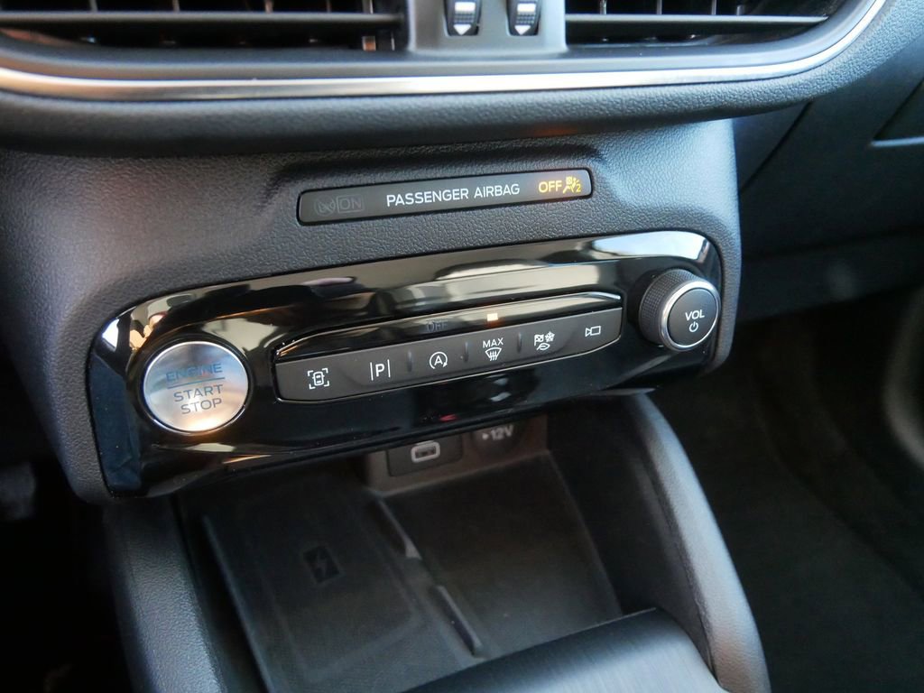 Certified 2024 Ford Escape Platinum image 19