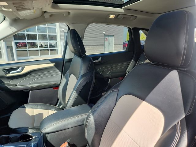 Certified 2022 Ford Escape Titanium w/ Titanium Elite Package image 22