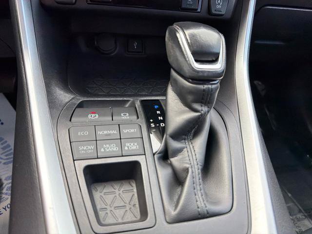 Used 2020 Toyota RAV4 XLE Premium AWD/4WD image 19