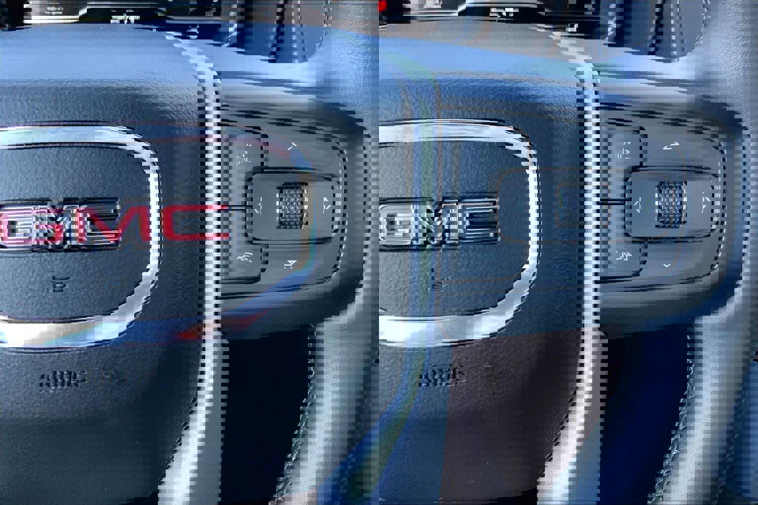 Used 2023 GMC Yukon SLT image 24