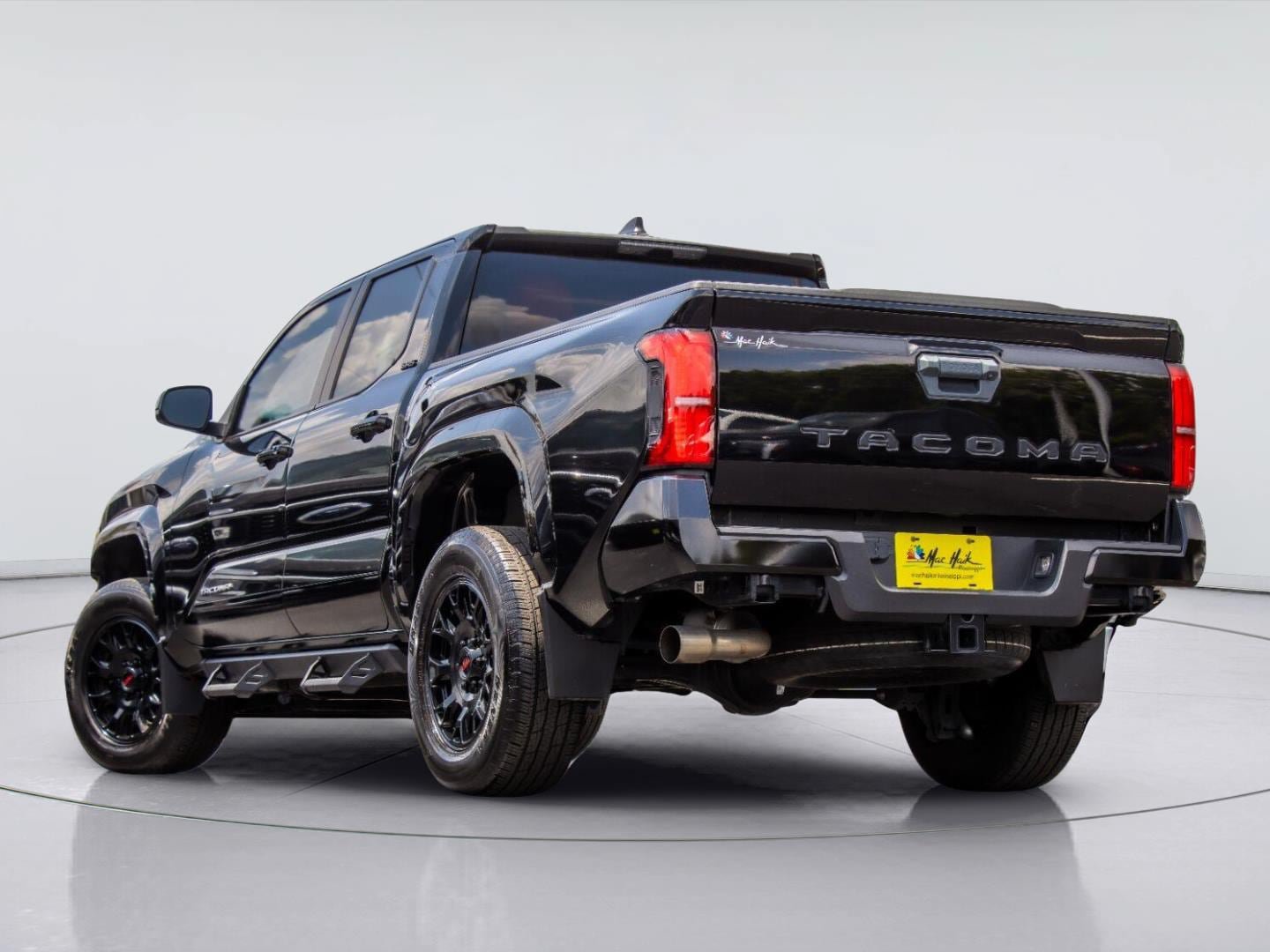 Used 2024 Toyota Tacoma SR5 RWD image 5