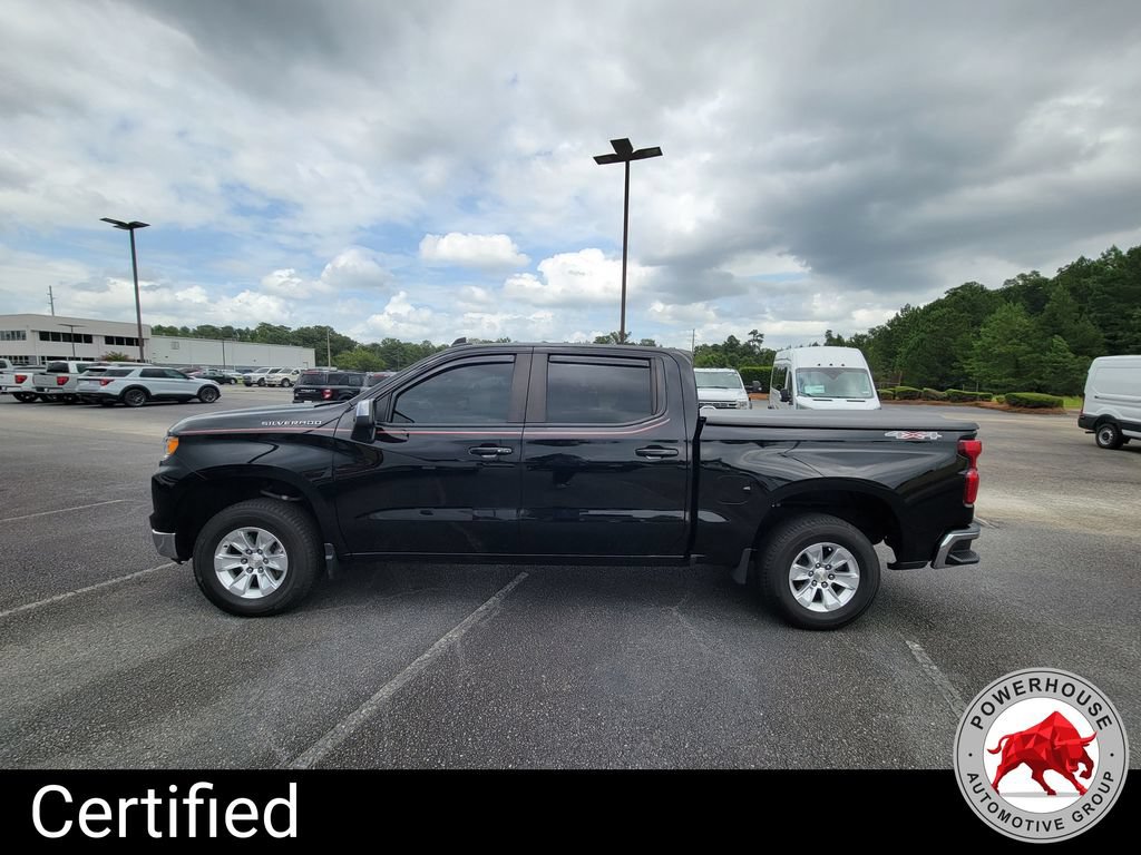Used 2023 Chevrolet Silverado 1500 LT AWD/4WD image 3