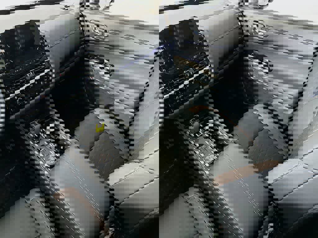 Used 2025 Nissan Pathfinder Platinum w/ Cargo Package image 14