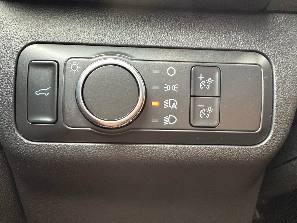 Certified 2021 Ford Escape SE w/ SE Sport Appearance Package image 21