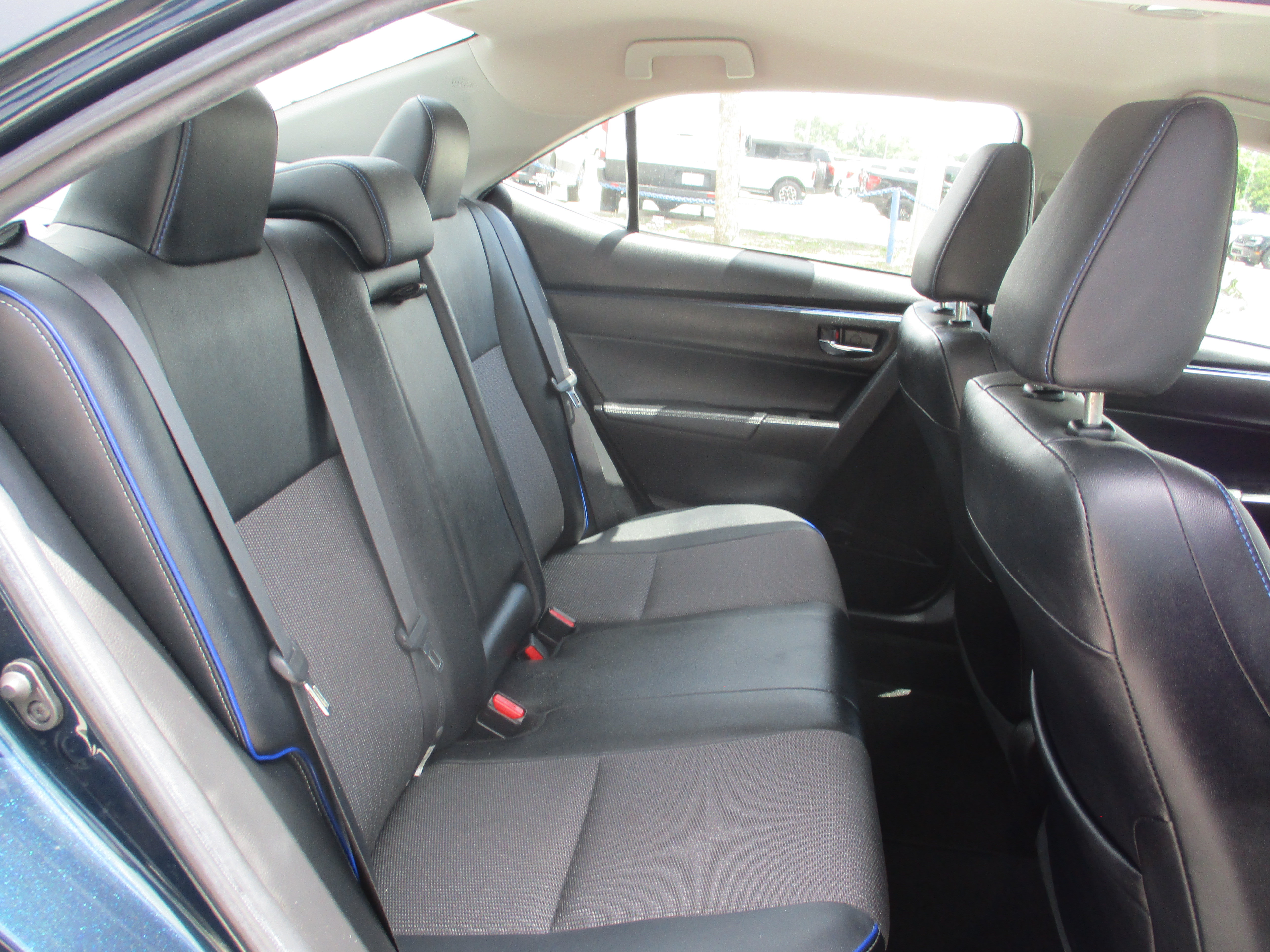 Used 2019 Toyota Corolla SE FWD image 12