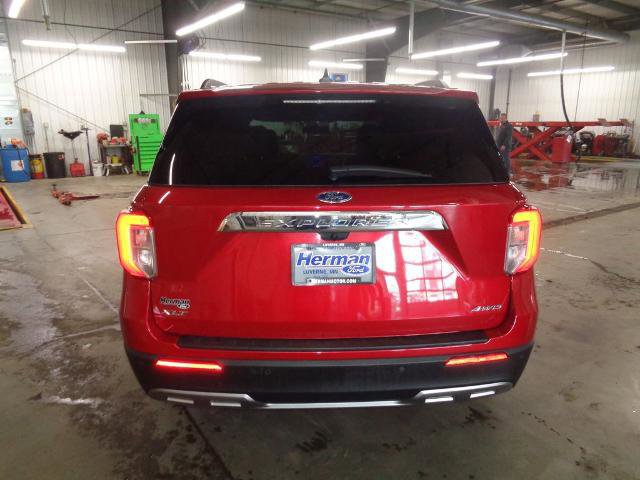 Certified 2022 Ford Explorer XLT w/ Equipment Group 202A image 4