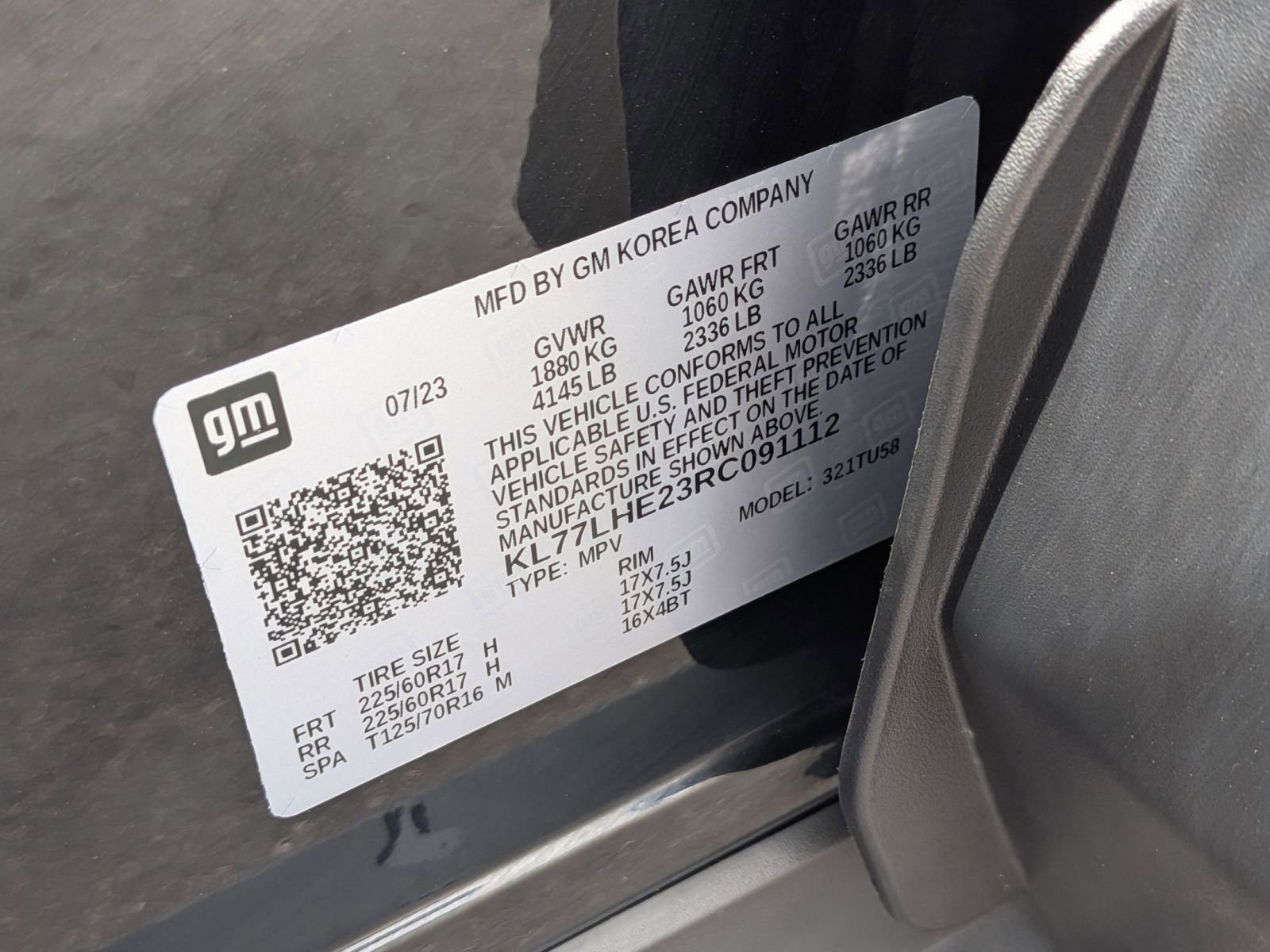 Used 2024 Chevrolet Trax LT w/ Driver Confidence Package FWD image 32