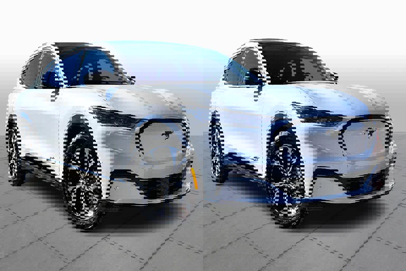 Certified 2022 Ford Mustang Mach-E Premium image 2