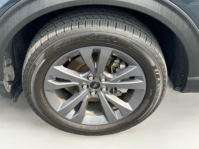 Certified 2022 Ford Explorer XLT w/ Equipment Group 202A AWD/4WD image 41