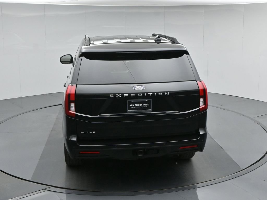 Certified 2025 Ford Expedition Active AWD/4WD image 47