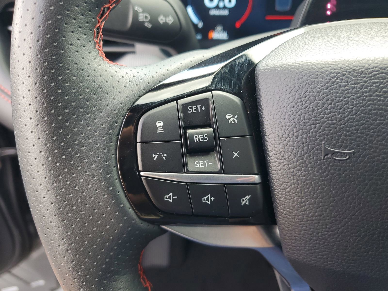 Certified 2025 Ford Explorer ST-Line w/ ST-Line Street Pack image 21