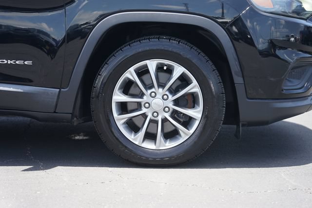 Used 2020 Jeep Cherokee Latitude Plus FWD image 4