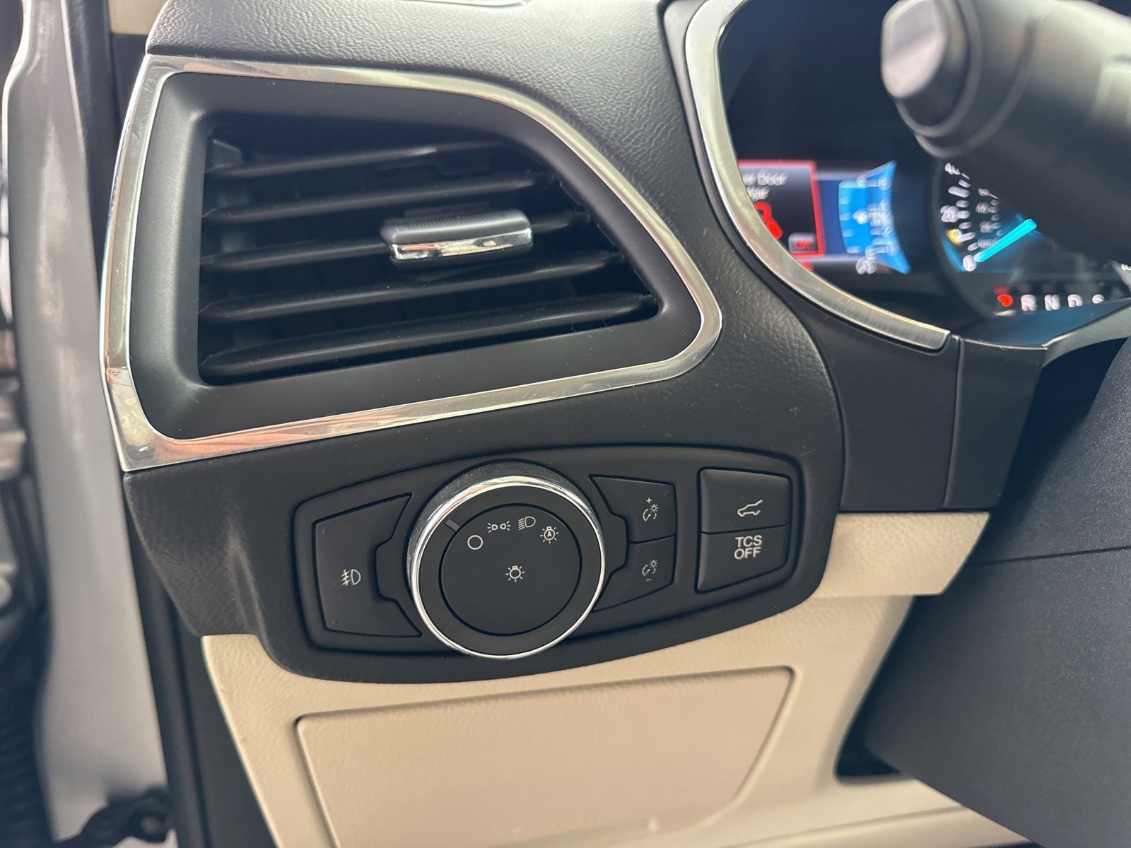 Certified 2021 Ford Edge Titanium image 27