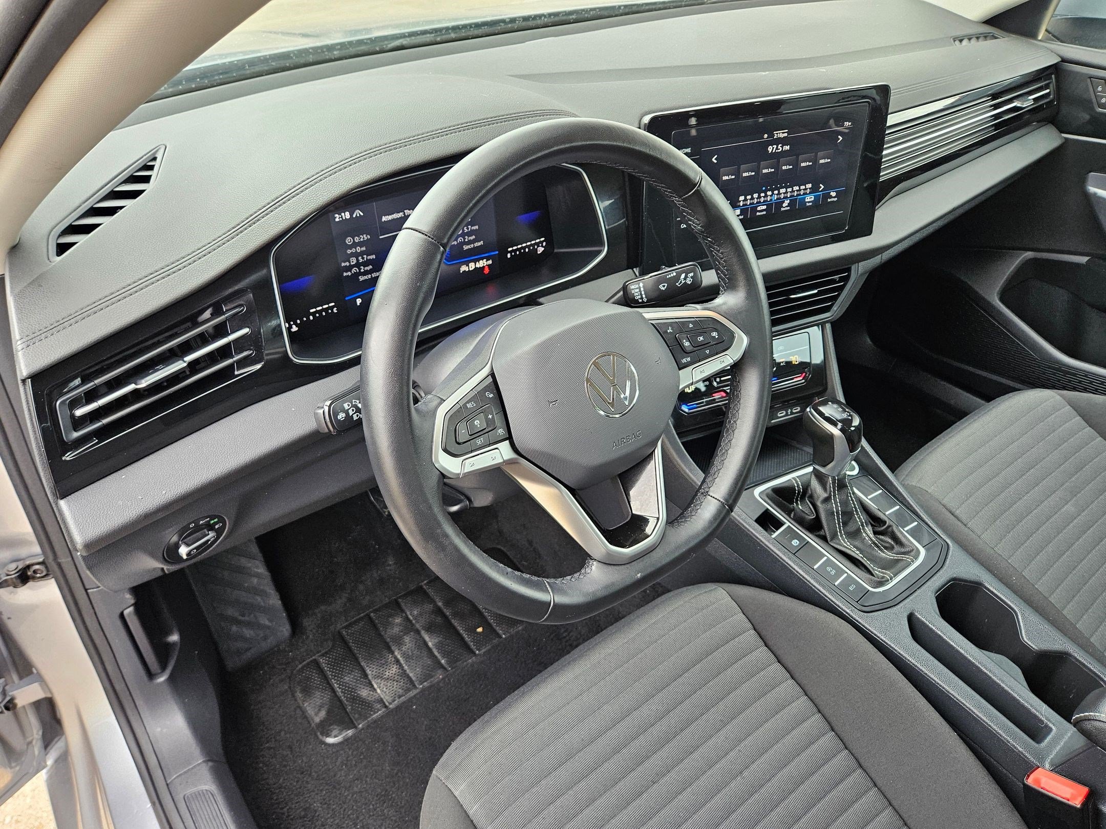 Used 2025 Volkswagen Jetta S FWD image 15