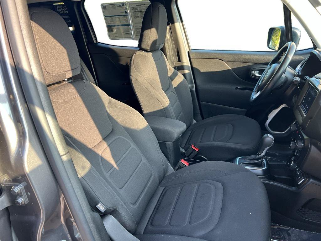 Used 2020 Jeep Renegade Latitude w/ Cold Weather Group AWD/4WD image 20