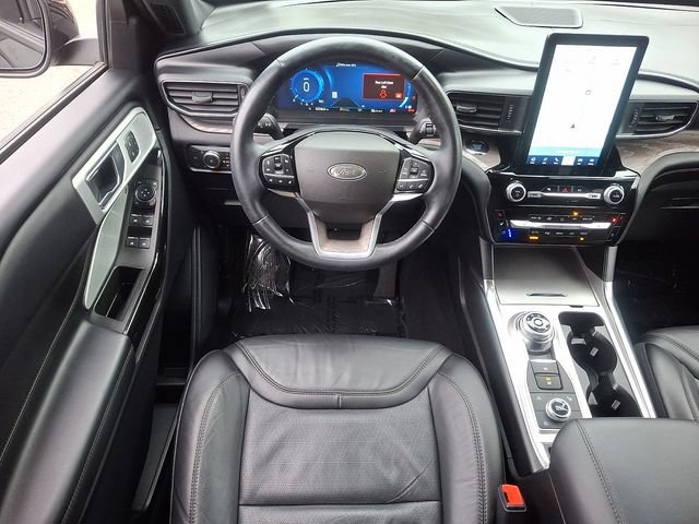 Certified 2022 Ford Explorer Platinum w/ Equipment Group 601A AWD/4WD image 16