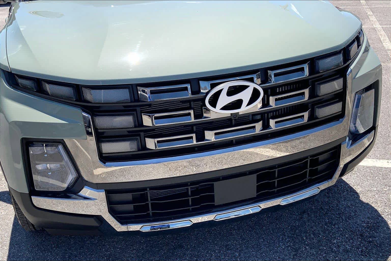 Used 2025 Hyundai Santa Cruz Limited AWD/4WD image 29