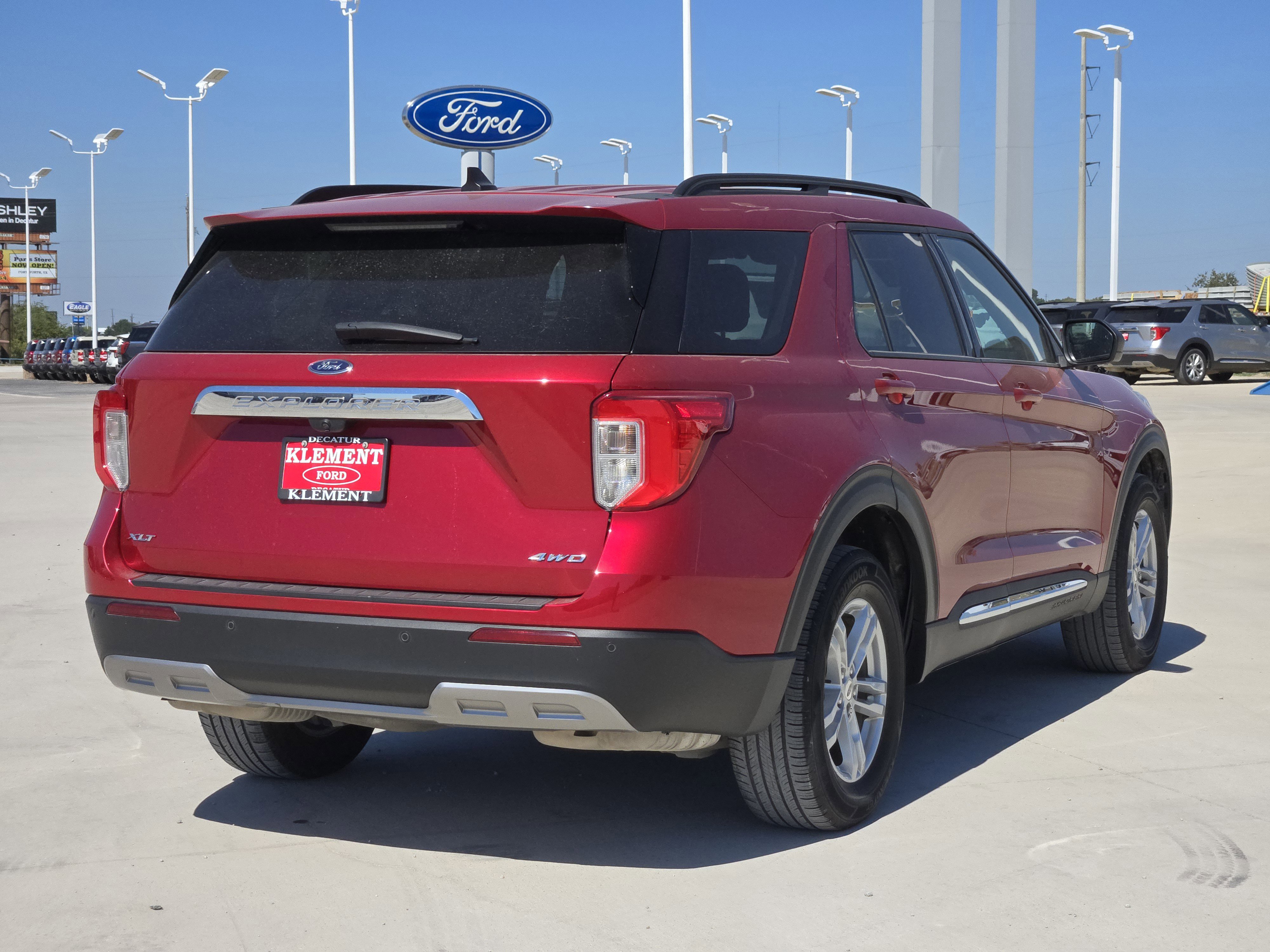 Certified 2022 Ford Explorer XLT w/ Equipment Group 202A image 5