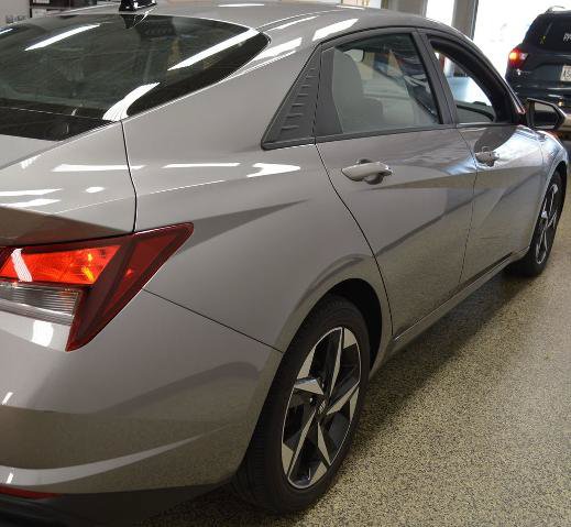 Used 2023 Hyundai Elantra SEL w/ Convenience Package FWD image 6