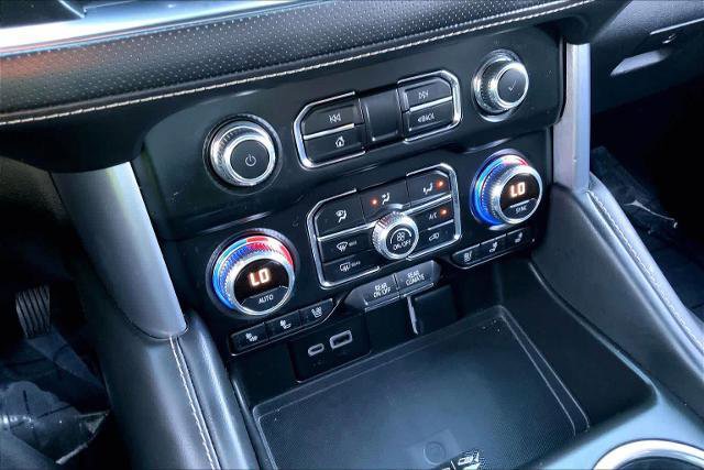 Used 2023 GMC Yukon XL SLT w/ SLT Premium Package image 31