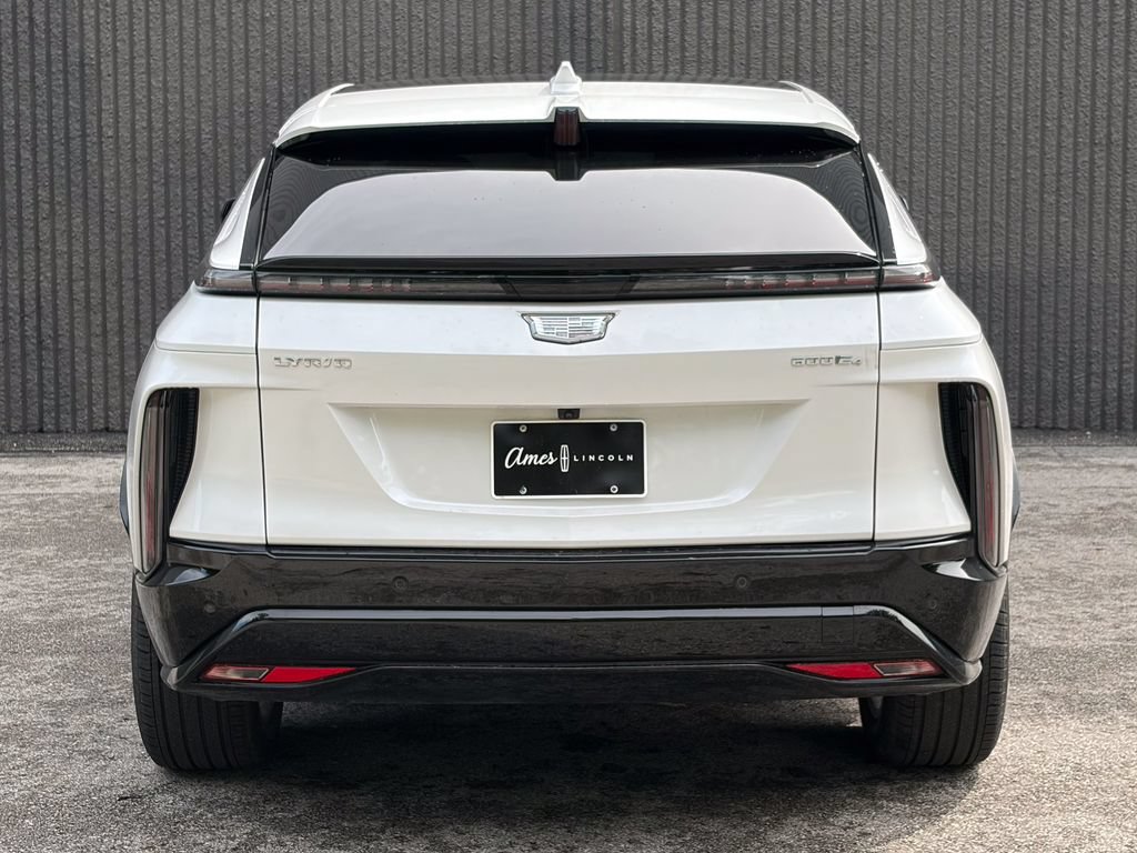 Used 2024 Cadillac Lyriq Sport AWD/4WD image 6