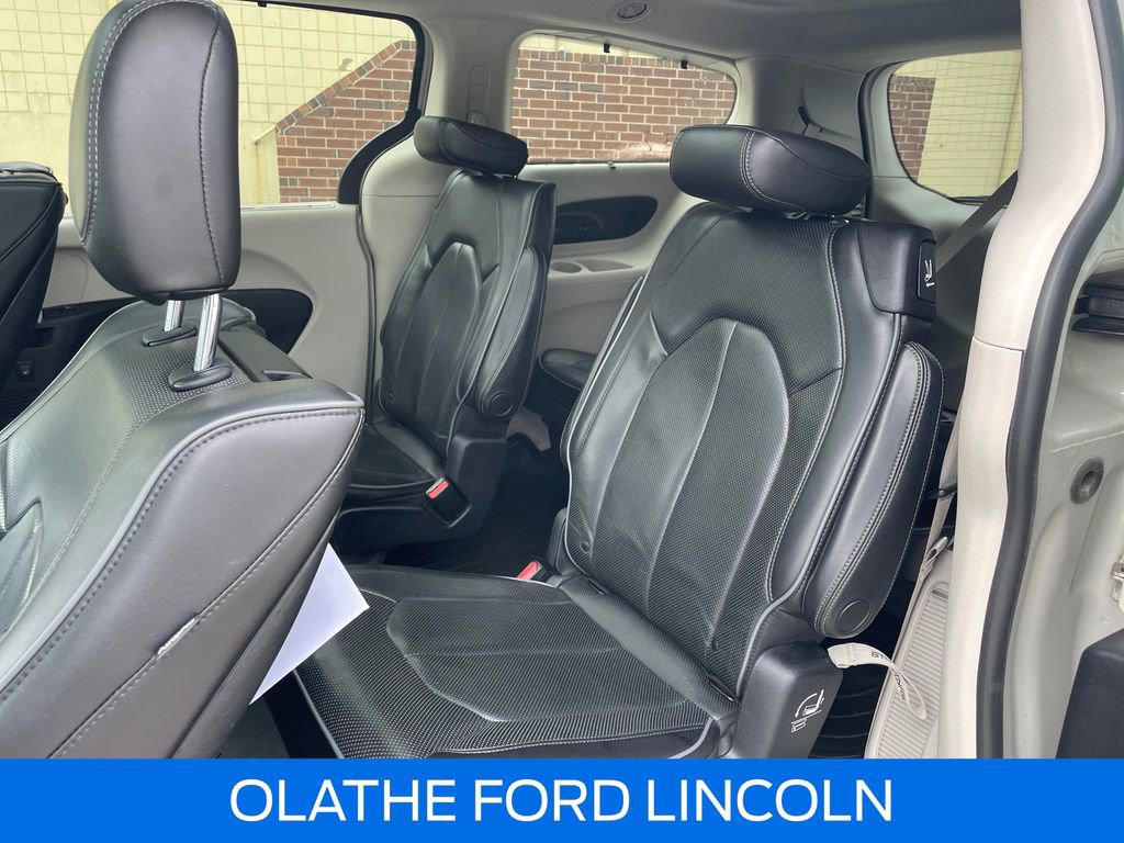 Used 2020 Chrysler Pacifica Limited FWD image 23