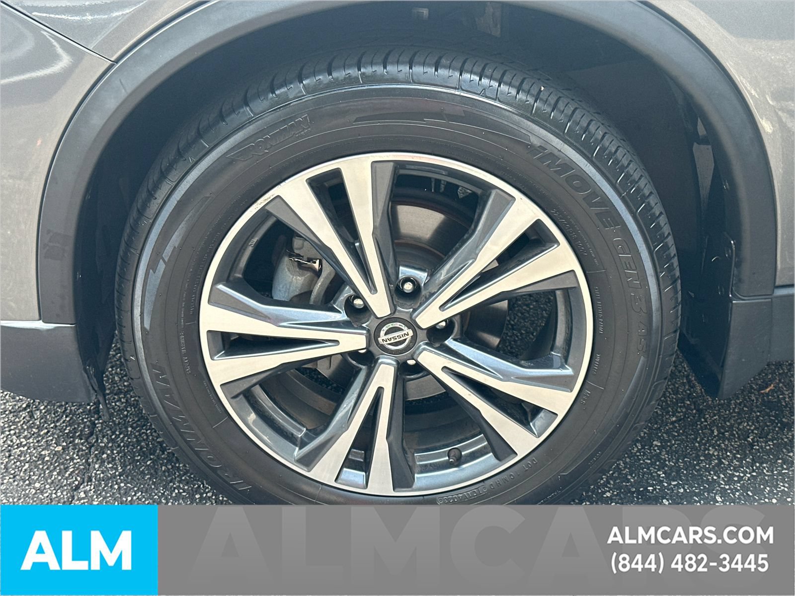 Used 2019 Nissan Rogue SV w/ Premium Package FWD image 12