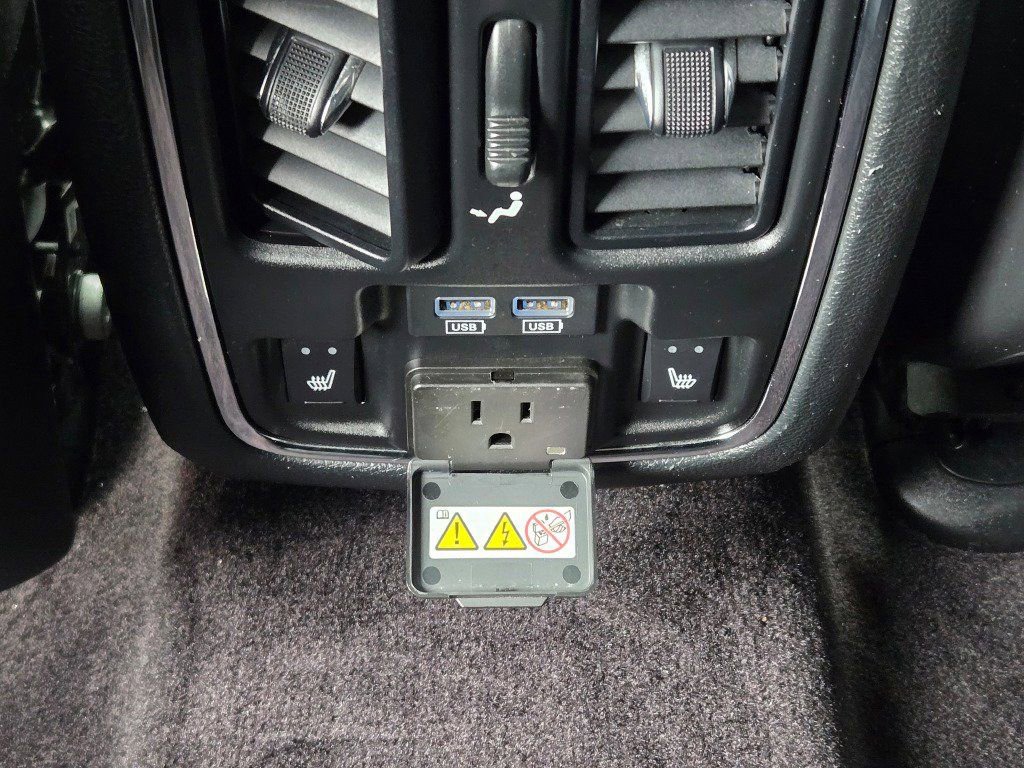 Used 2018 Jeep Grand Cherokee Limited image 17