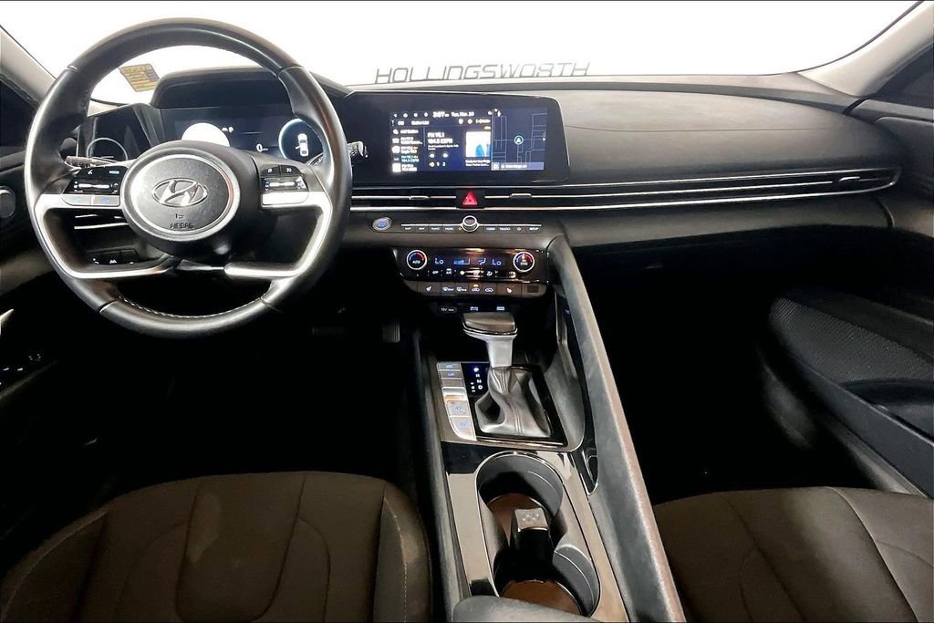 Used 2023 Hyundai Elantra SEL w/ Convenience Package image 11