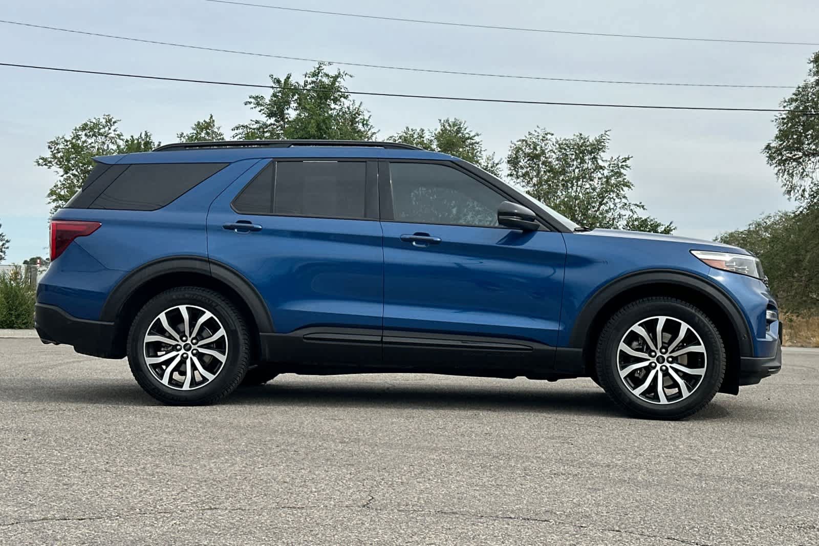 Certified 2020 Ford Explorer ST w/ Premium Technology Package AWD/4WD image 8