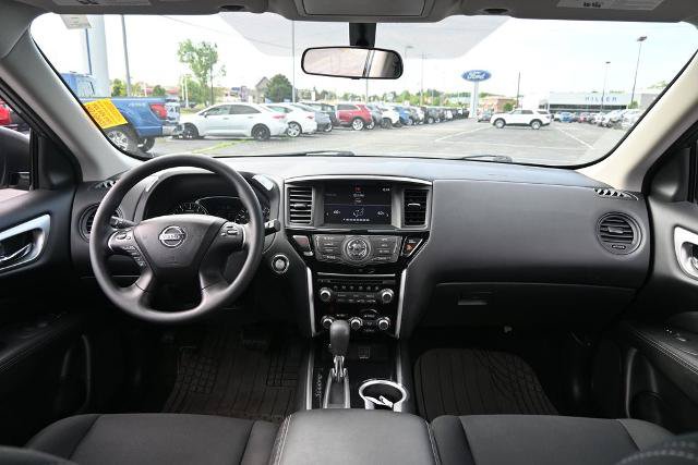 Used 2020 Nissan Pathfinder S AWD/4WD image 26